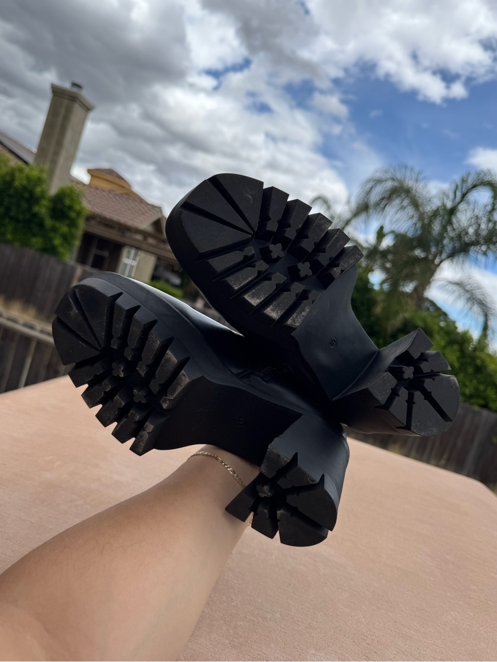 Madden Girl Black Platform Chelsea Ankle Boots - Picture 4 of 6